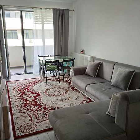 Deluxe 2 Bedroom Apartment With Balcony And Private Parking Bragadiru Exterior foto