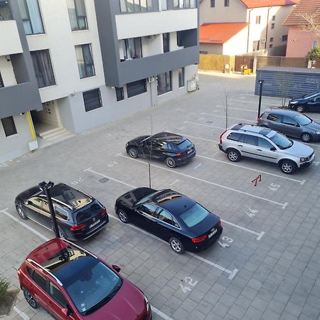 Deluxe 2 Bedroom Apartment With Balcony And Private Parking Bragadiru Exterior foto