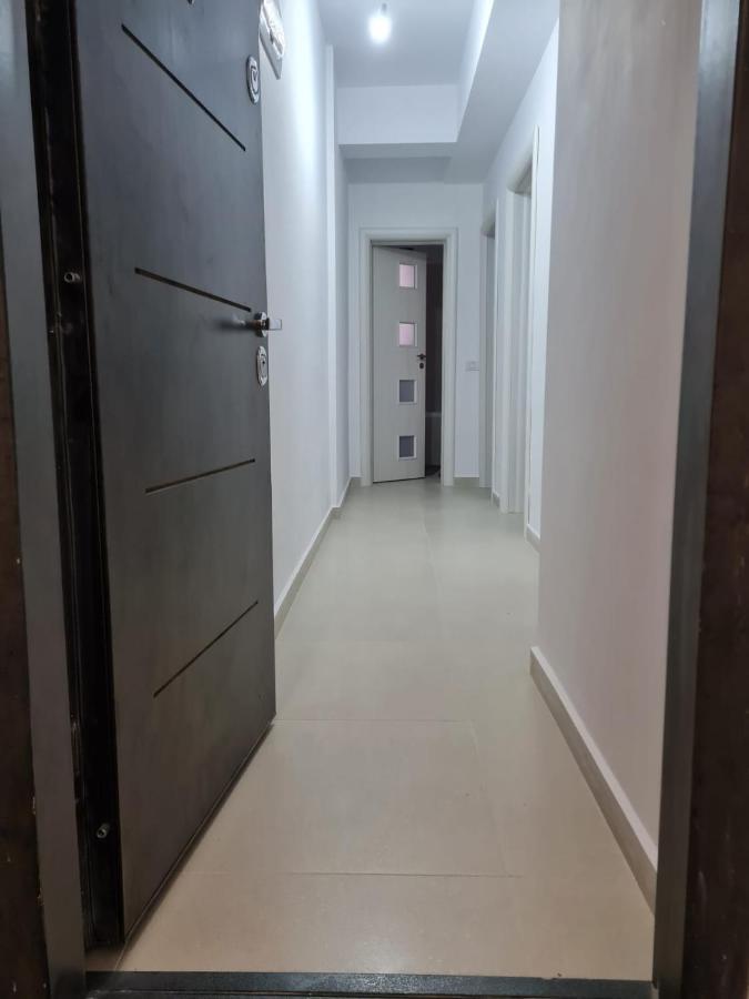 Deluxe 2 Bedroom Apartment With Balcony And Private Parking Bragadiru Exterior foto