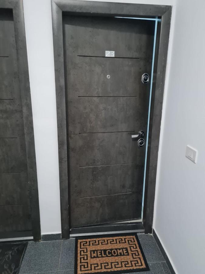 Deluxe 2 Bedroom Apartment With Balcony And Private Parking Bragadiru Exterior foto