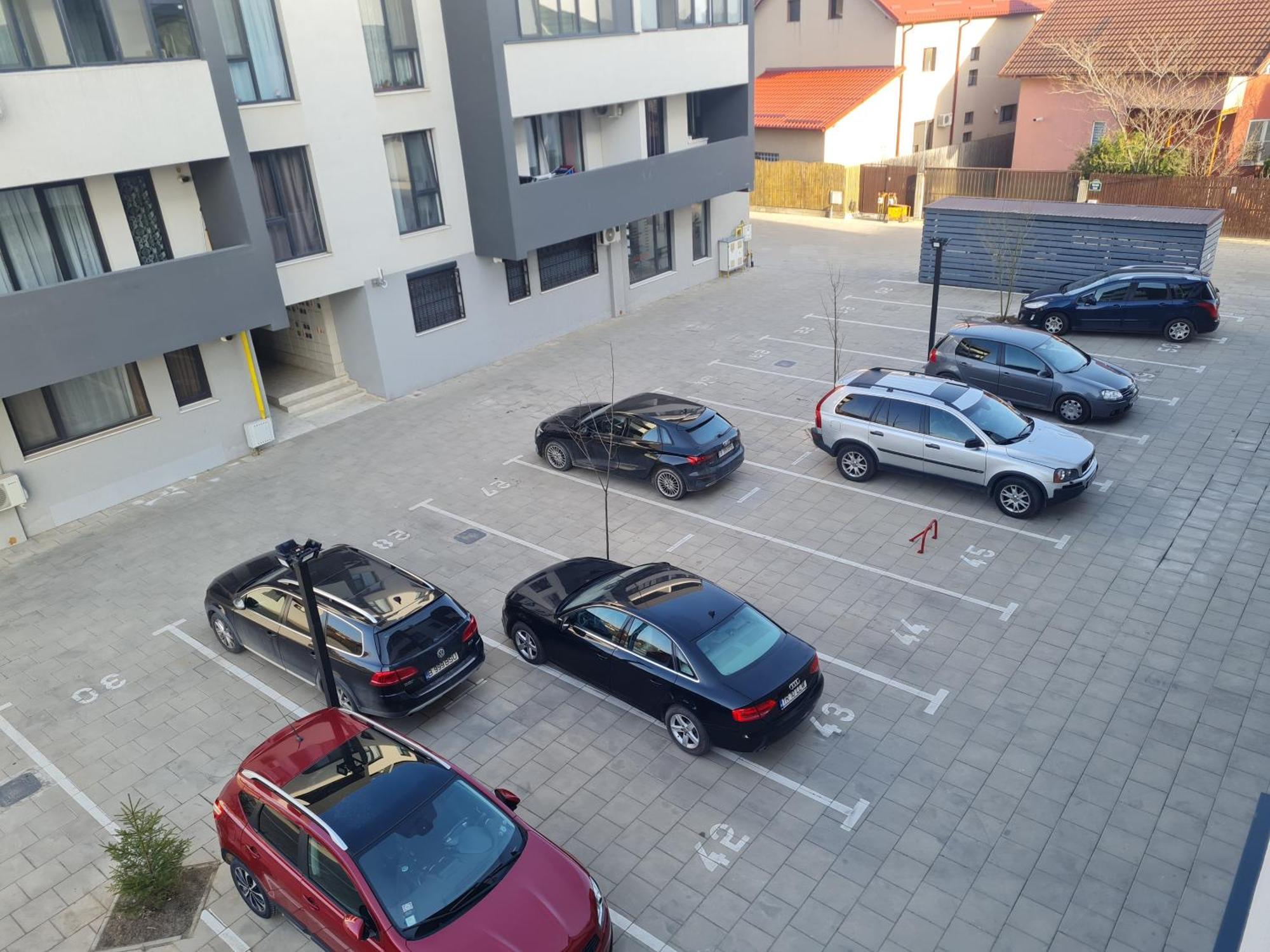 Deluxe 2 Bedroom Apartment With Balcony And Private Parking Bragadiru Exterior foto