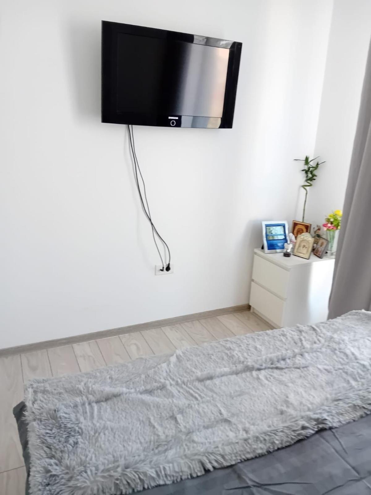 Deluxe 2 Bedroom Apartment With Balcony And Private Parking Bragadiru Exterior foto